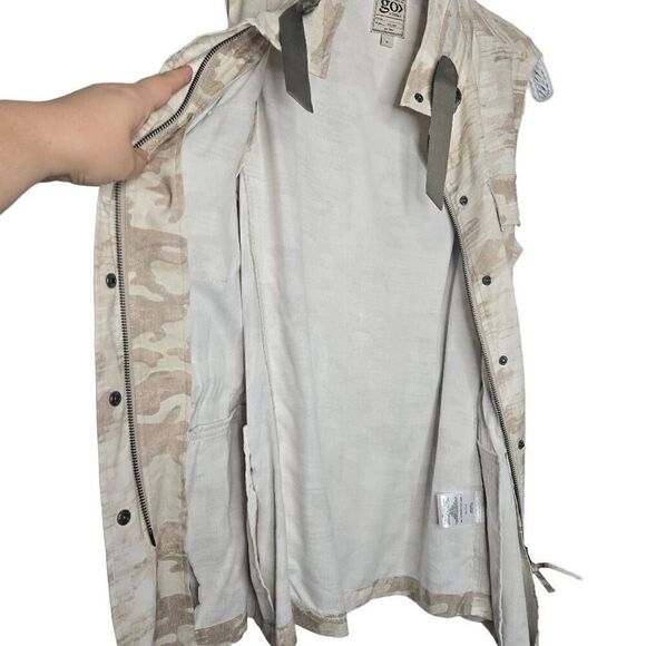 Go by GoSilk Silk Camo Print Zip Up Vest Size Medium - Picture 9 of 12